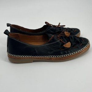 Spring Step Black Leather Slip On Loafer Espilladres